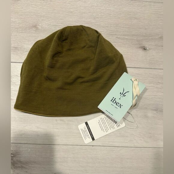 IBEX WOOLIES 250 BEANIE Electric Olive OS Nwt - Picture 4 of 4
